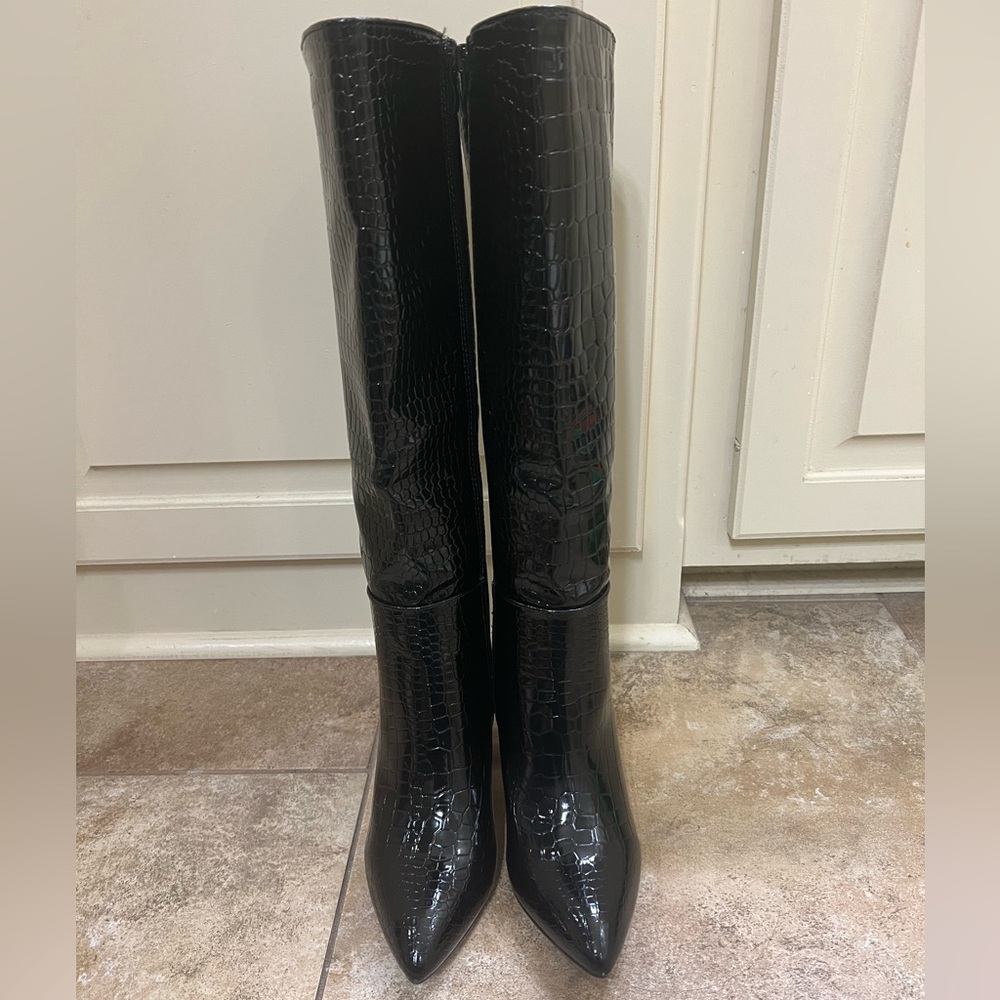 Knee High Black Boots 7 NWOT